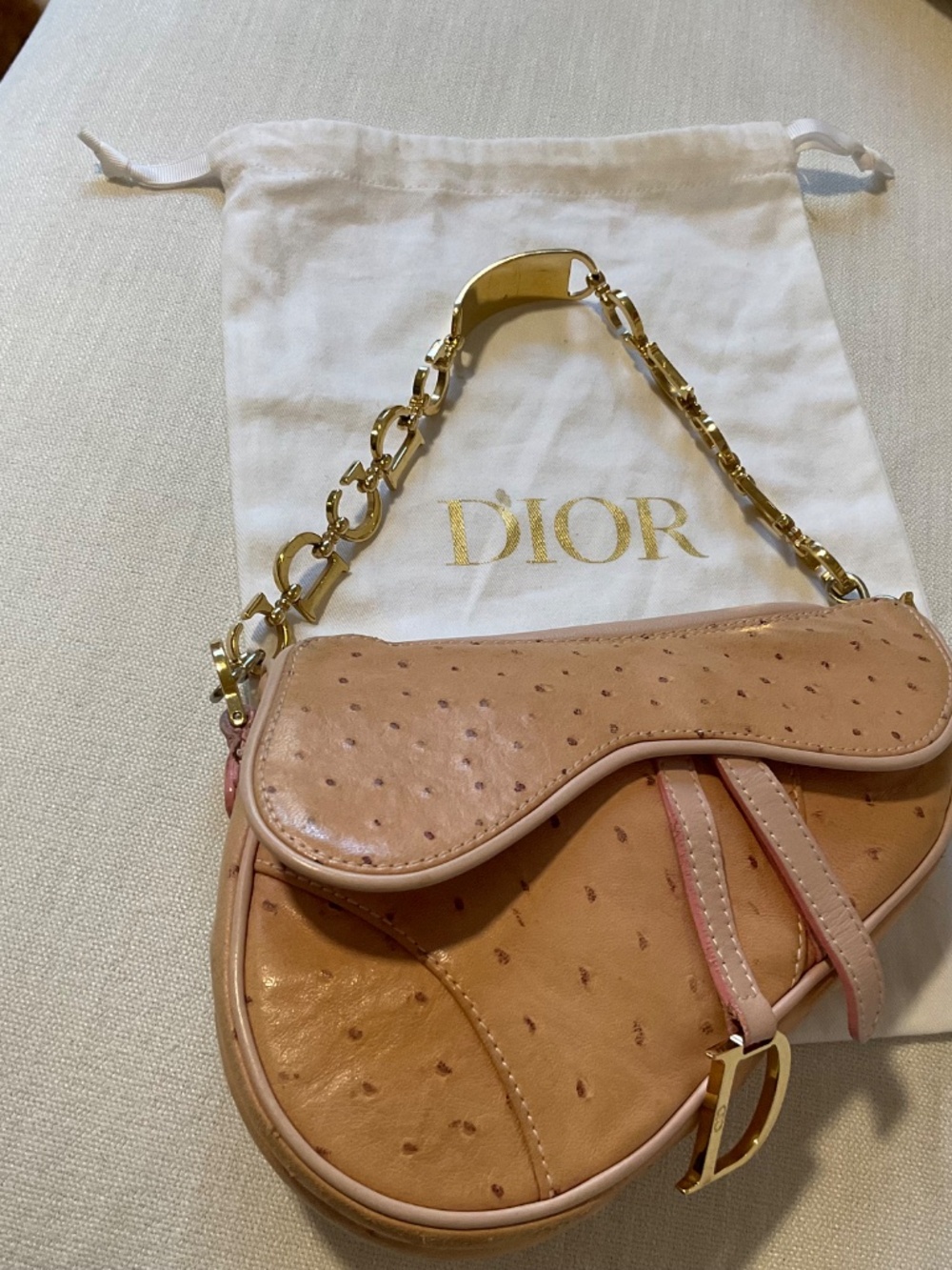 RARE DIOR vintage exotic pink ostrich mini saddlebag with gold CD strap - Picture 4 of 9